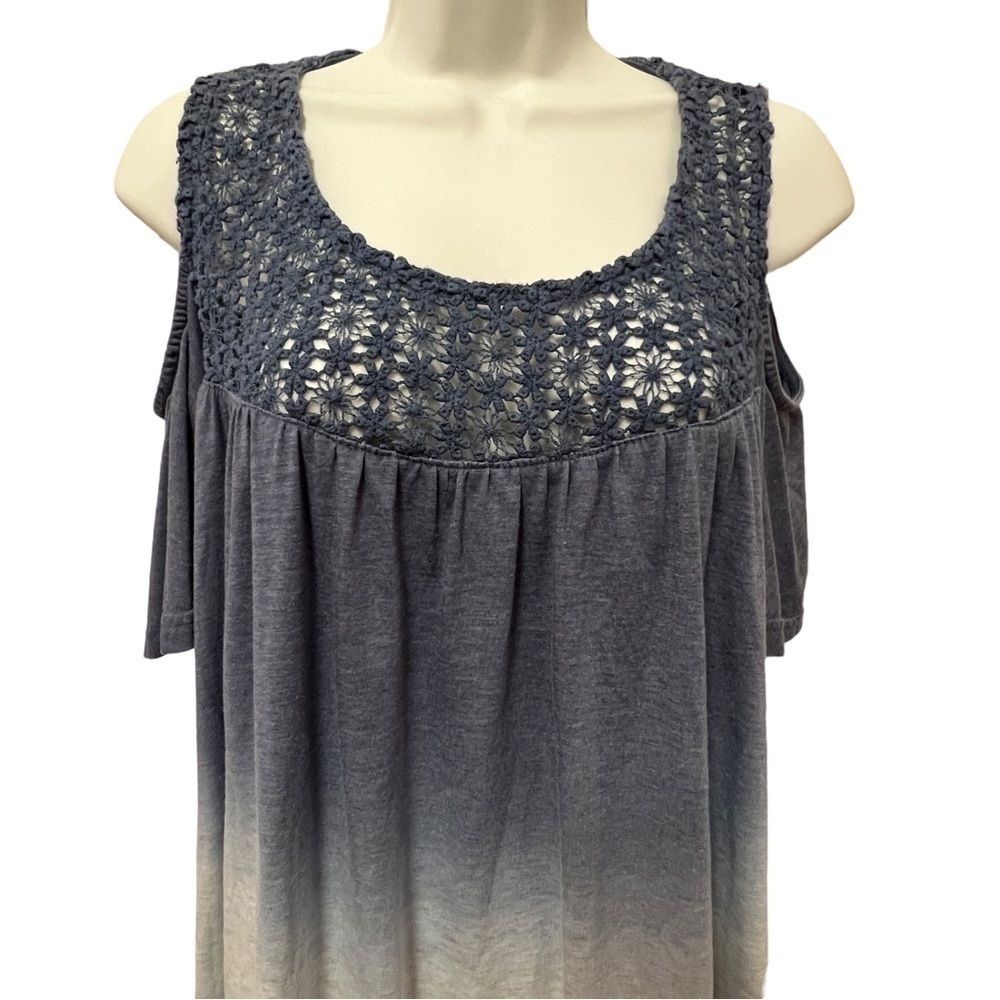 UMGEE Women’s Blue Ombré Cold Shoulder Crocheted Collar Top, Size Small - Picture 6 of 12